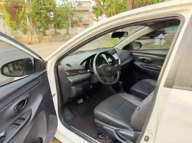 丰田YARiS 后面外观三