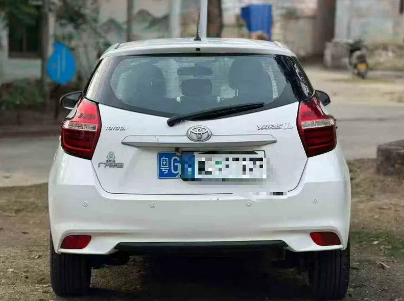 丰田YARiS 驾驶室