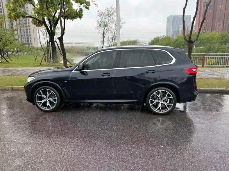 宝马X5 后面外观二