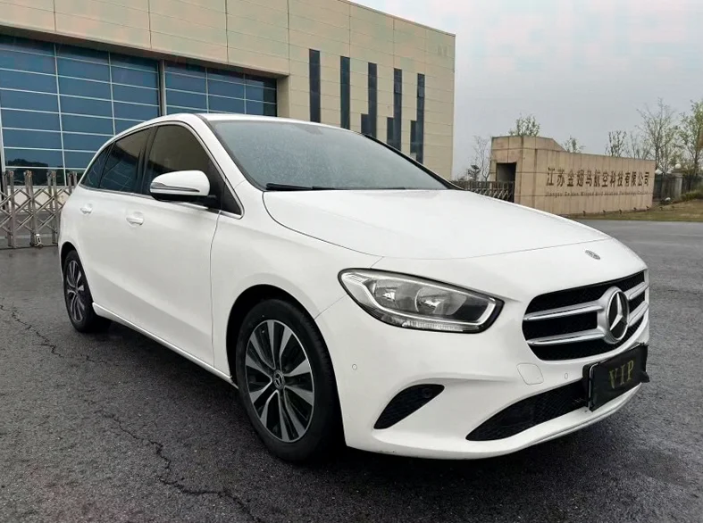 奔驰B 正面外观三