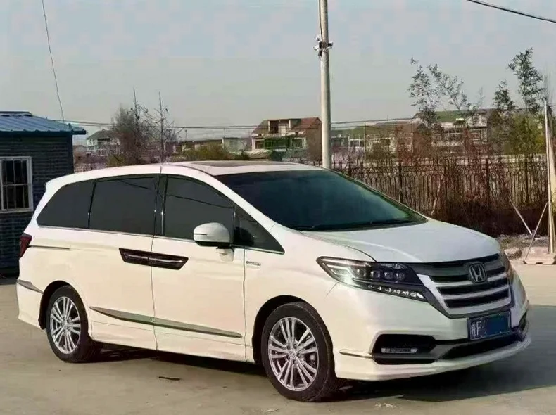 本田艾力绅 正面外观二