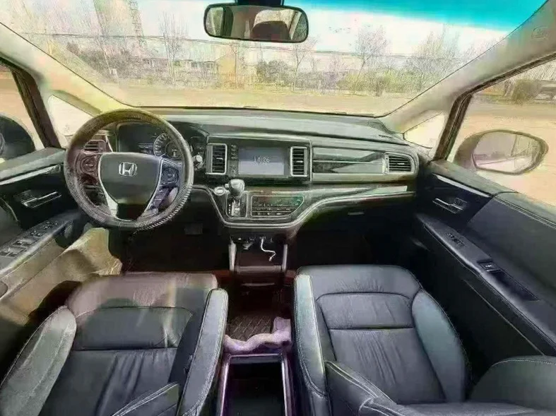 本田艾力绅 后面外观三