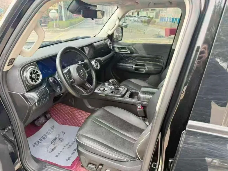 长城汽车坦克 正面外观三