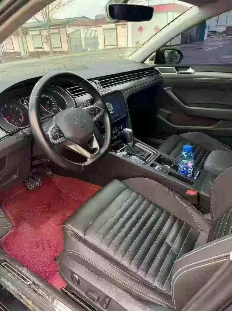 大众迈腾 后面外观三