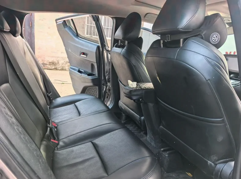 丰田奕泽 后面外观二