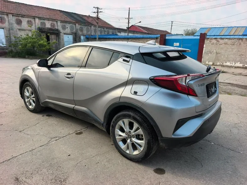 丰田奕泽 后面外观三