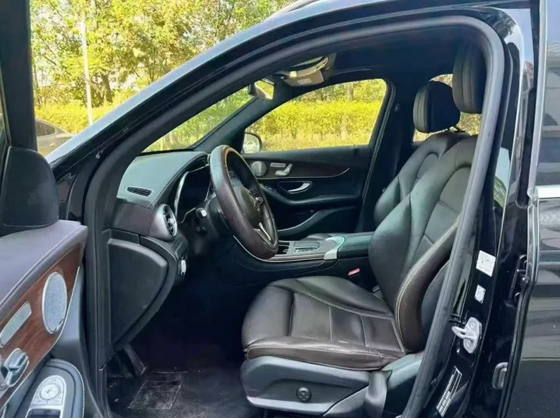 奔驰GLC 内饰前排