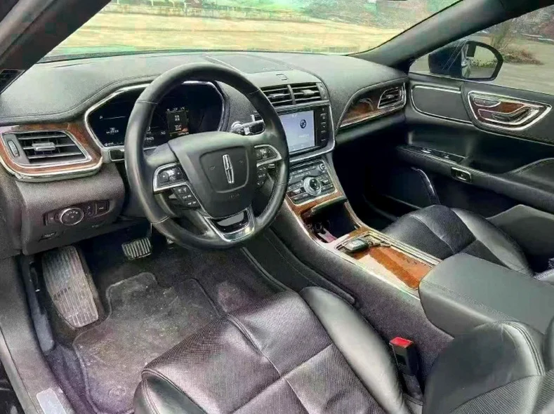 林肯大陆 后面外观一