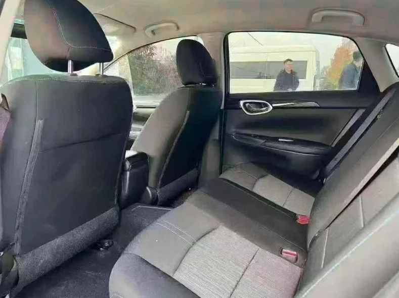 日产轩逸 后面外观二