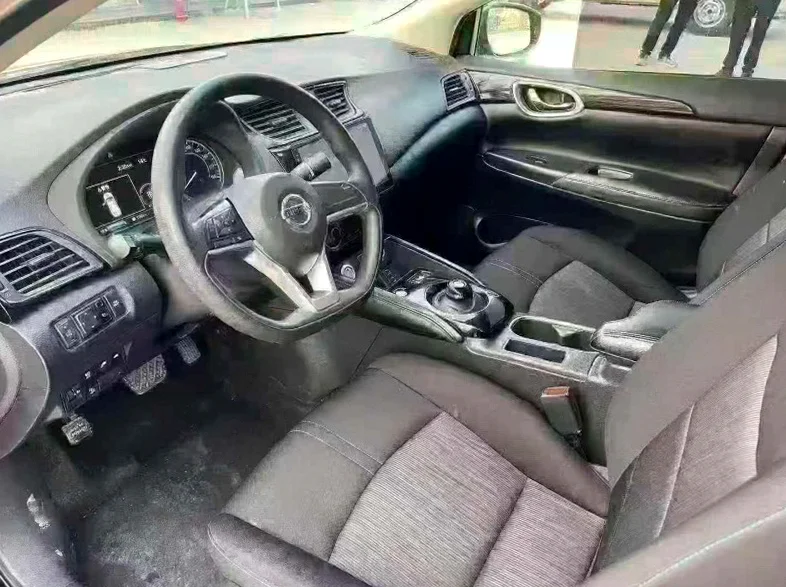 日产轩逸 后面外观一