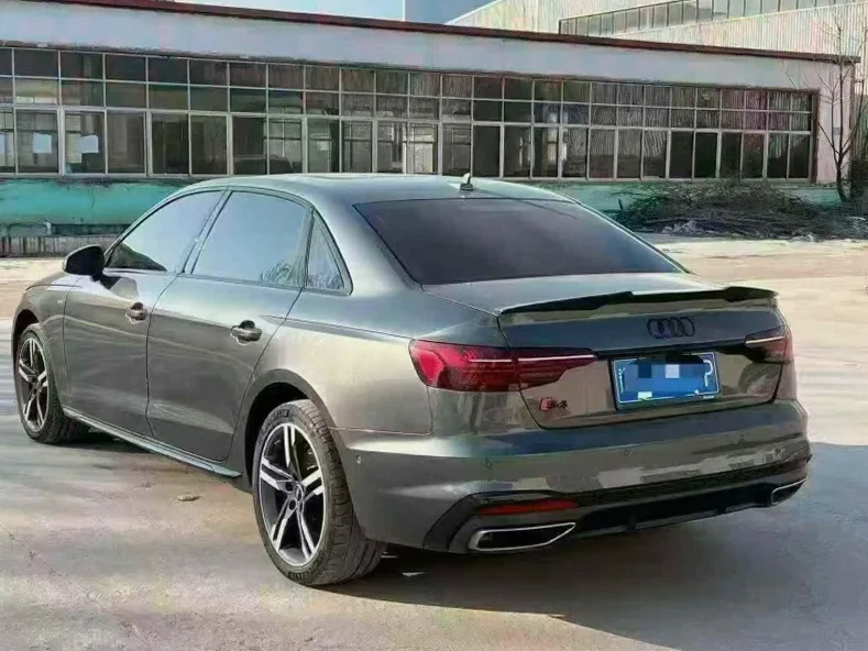 奥迪A4L 内饰前排