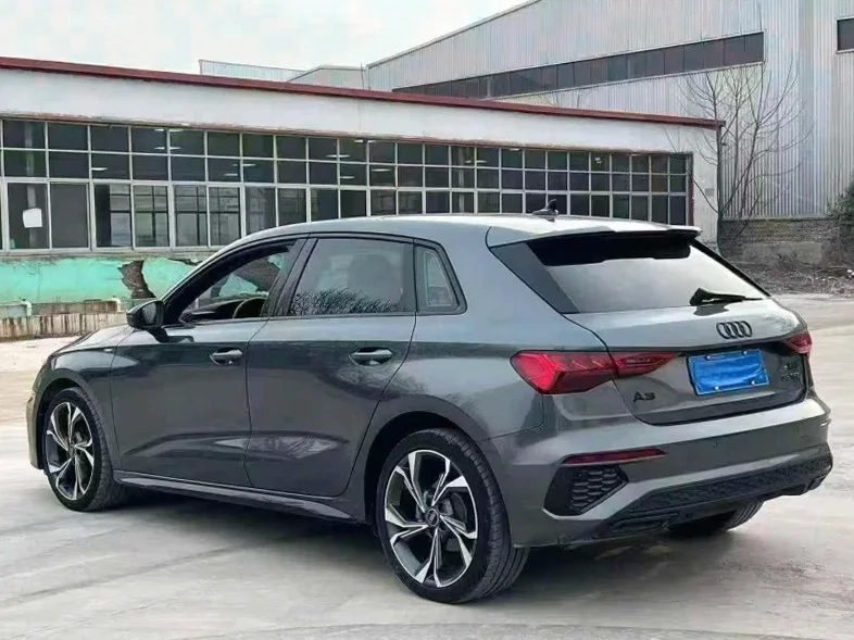 奥迪A3 内饰前排