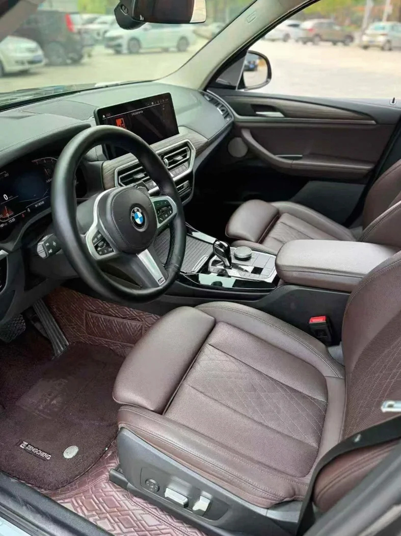 宝马X3 后面外观一