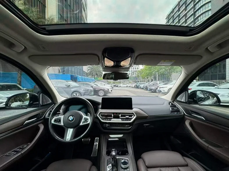 宝马X3 后面外观二