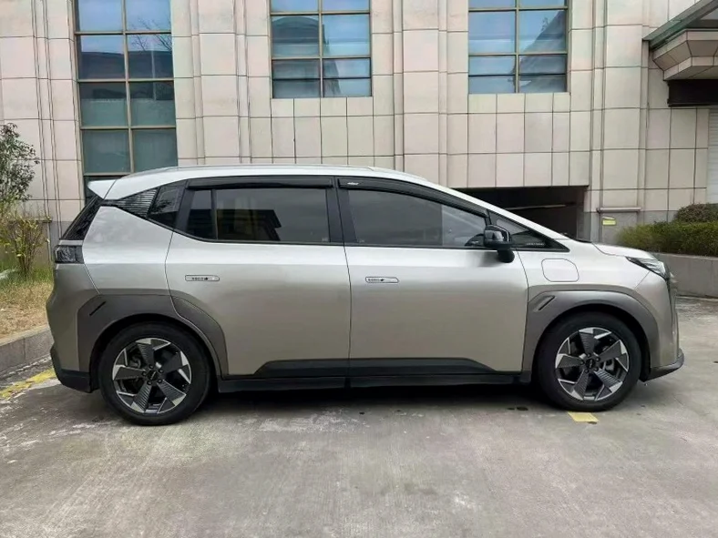 传祺埃安Y 后面外观一