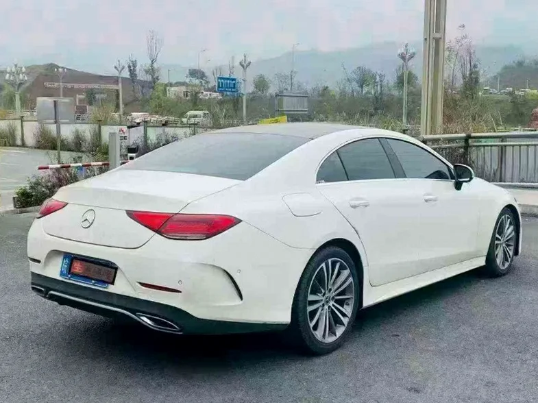 奔驰CLS 内饰前排