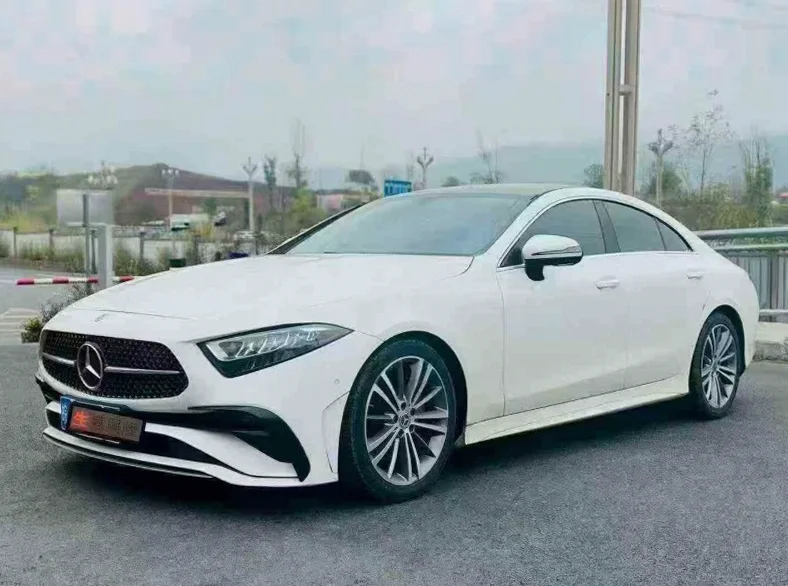 奔驰CLS 正面外观三