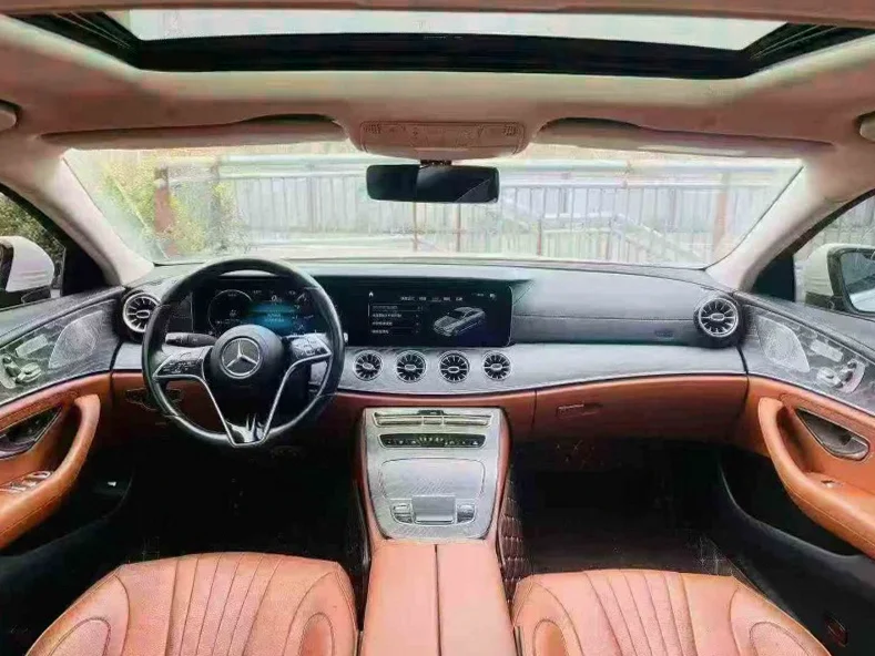 奔驰CLS 后面外观三