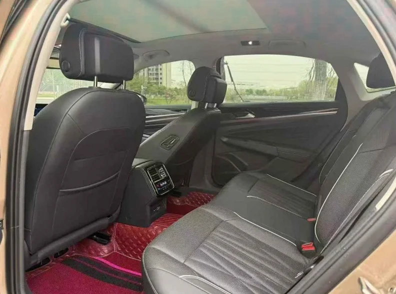 大众帕萨特 驾驶室