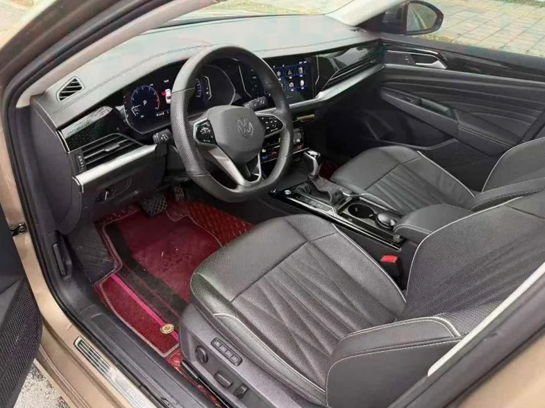 大众帕萨特 内饰前排