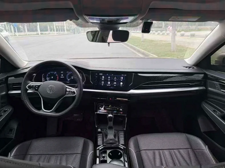 大众帕萨特 后面外观一