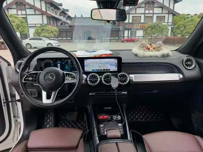 奔驰GLB 后面外观一