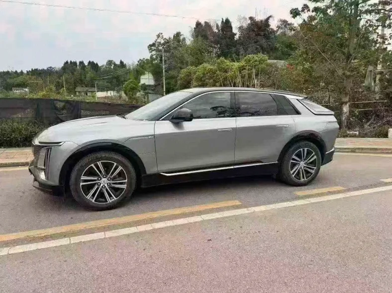 凯迪拉克LYRIQ锐歌 正面外观三