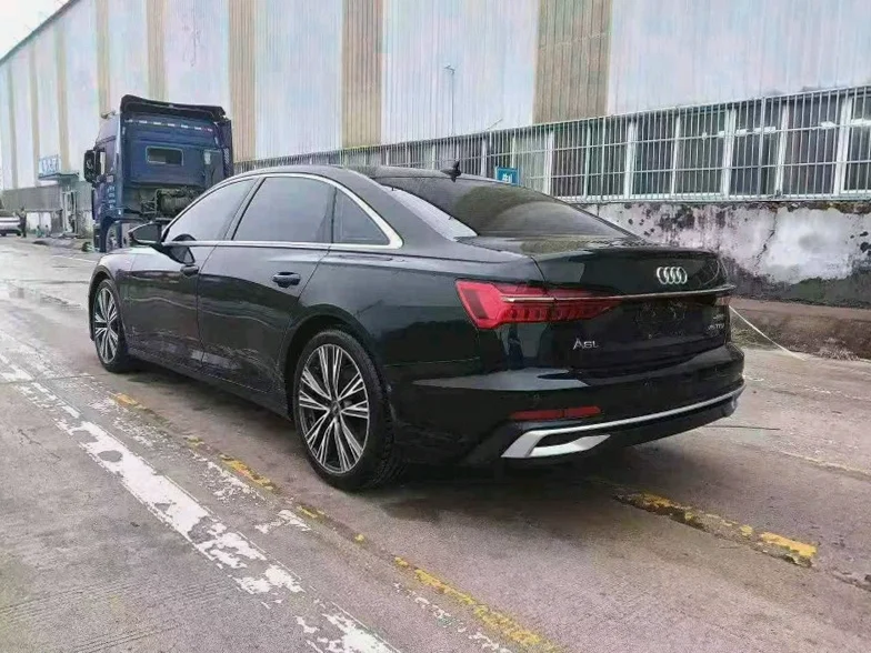 奥迪A6L 内饰后排