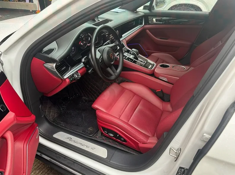 保时捷帕拉梅拉 后面外观三