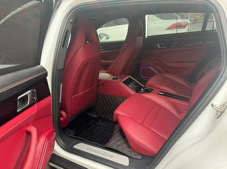 保时捷帕拉梅拉 后面外观二