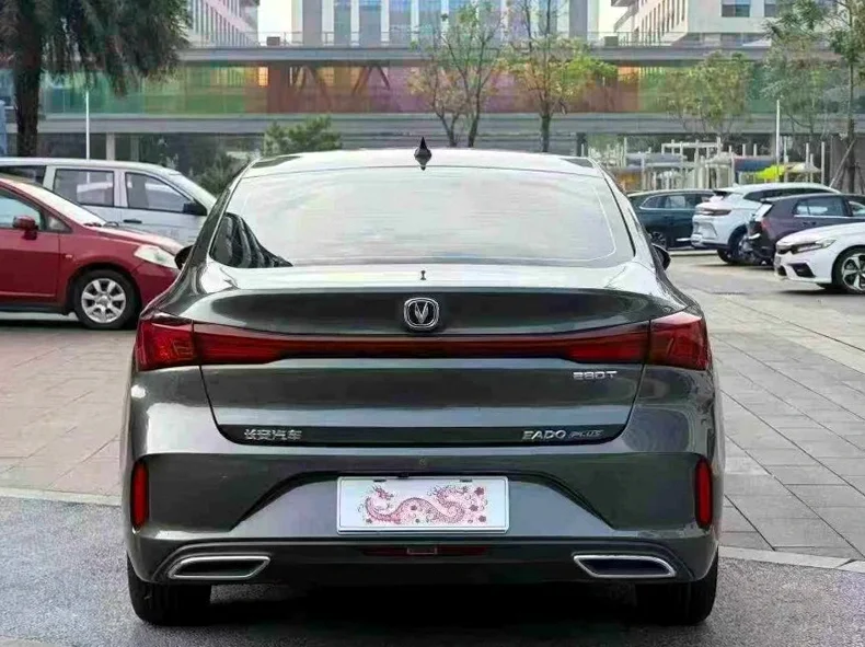 长安汽车逸动 驾驶室