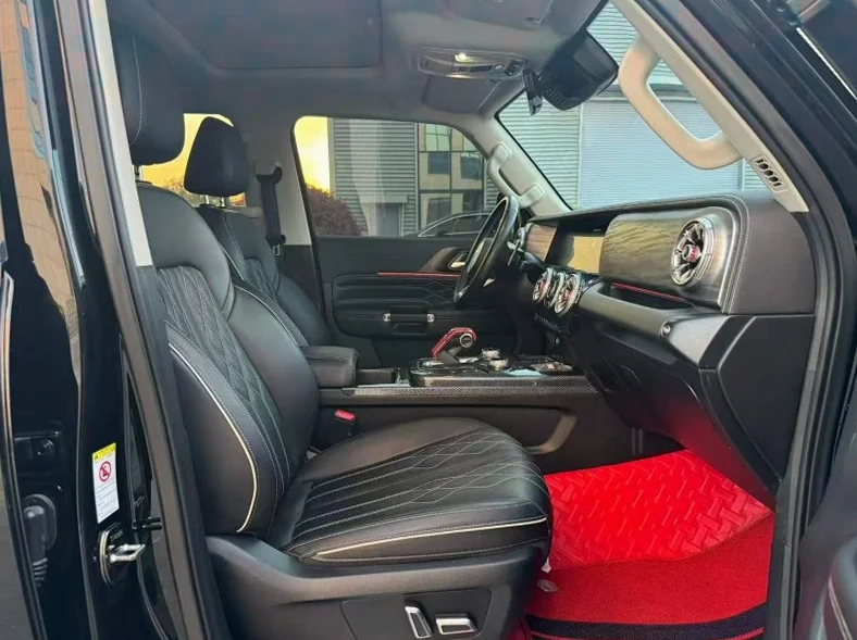 长城汽车坦克 内饰前排