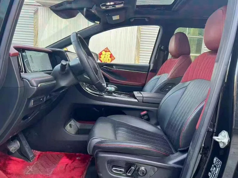 传祺M8 内饰后排