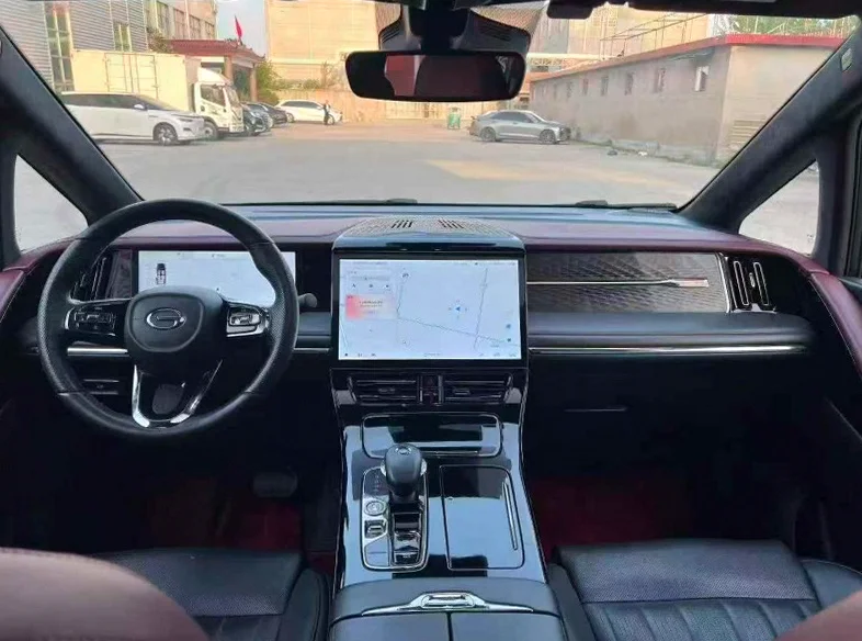 传祺M8 内饰前排