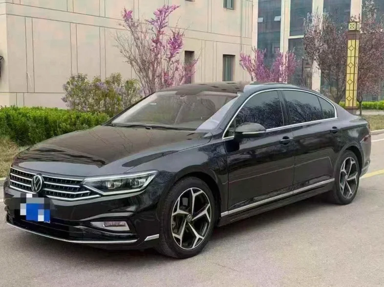 大众迈腾 正面外观三