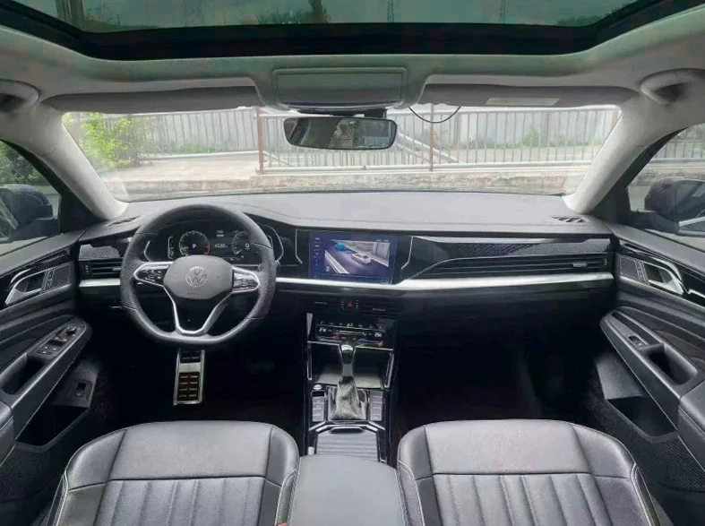 大众帕萨特 内饰前排