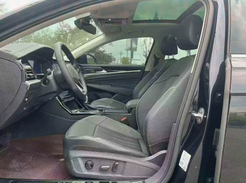 大众帕萨特 后面外观一