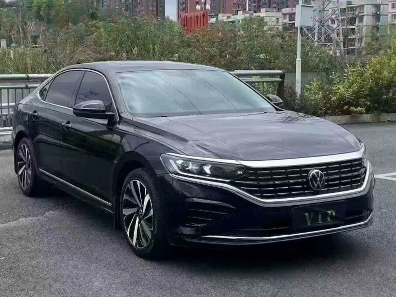 大众帕萨特 正面外观二