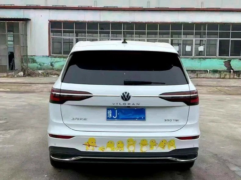 大众威然 驾驶室