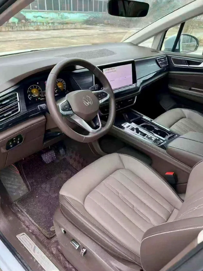 大众威然 后面外观一