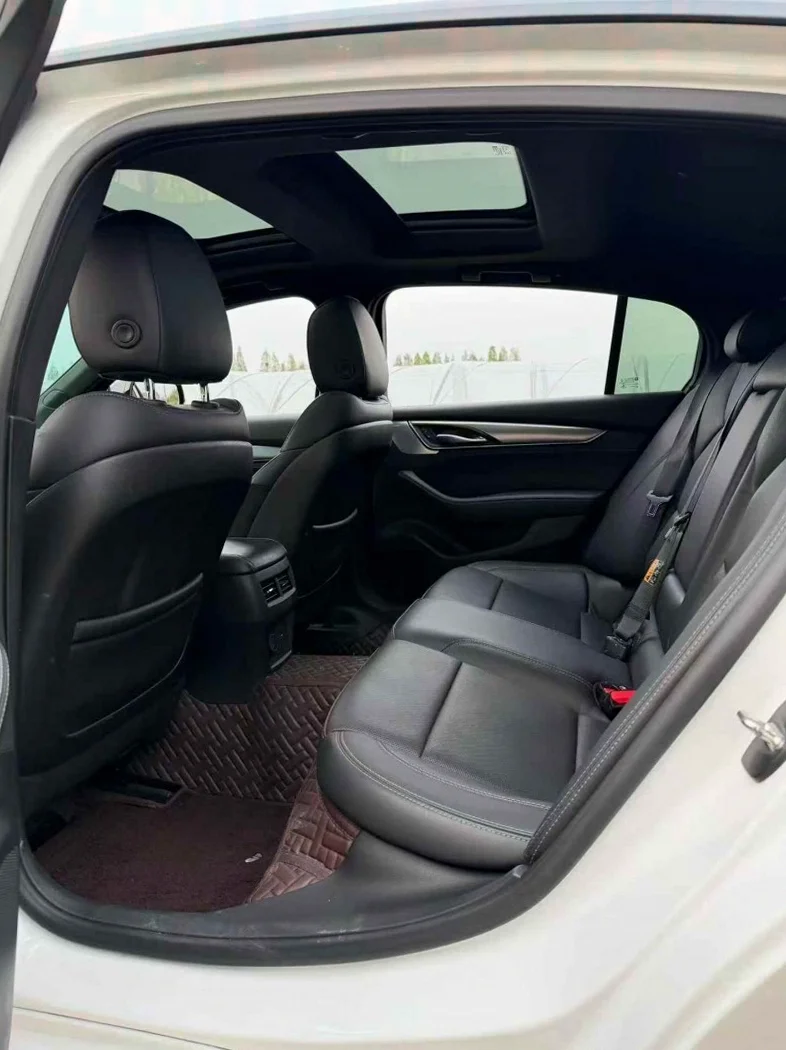 凯迪拉克CT5 后面外观三