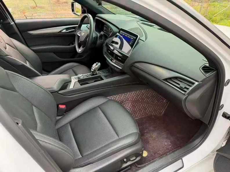 凯迪拉克CT5 后面外观二