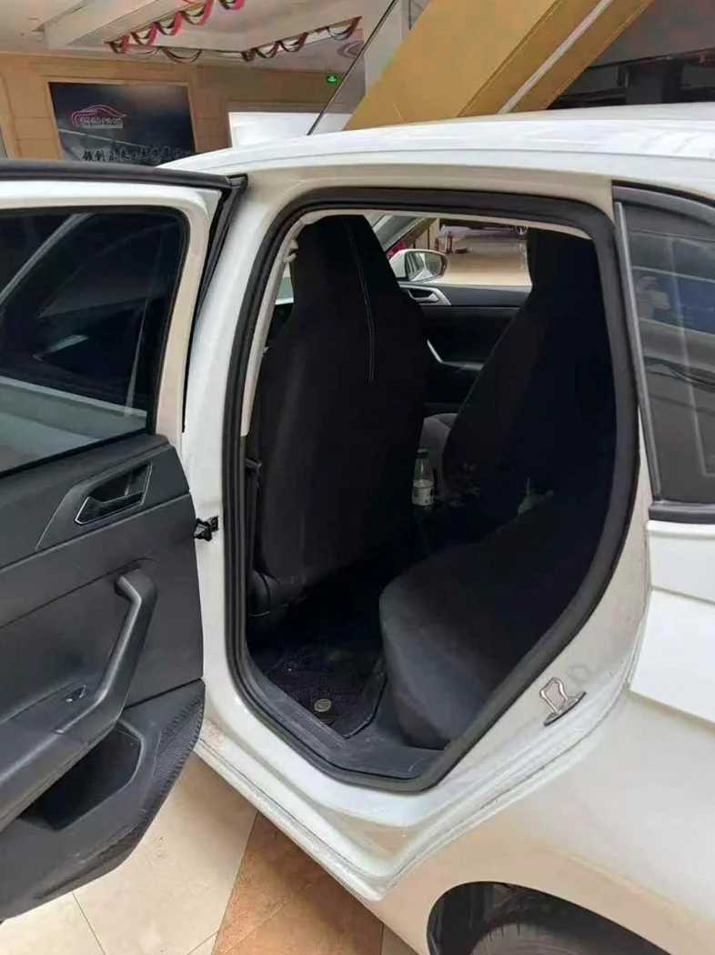 大众polo 后面外观一