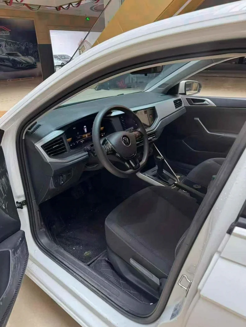 大众polo 后面外观三