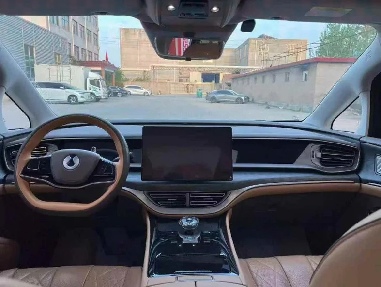 腾势D9 内饰前排