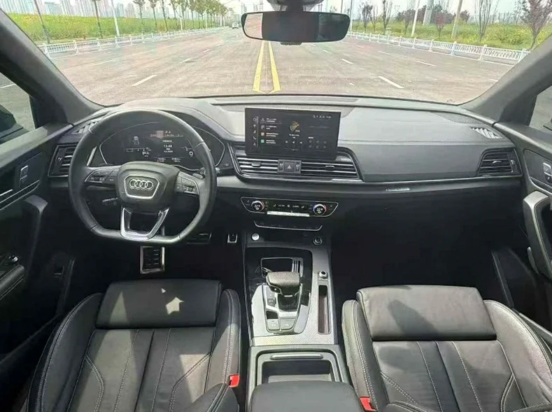 奥迪Q5 内饰后排