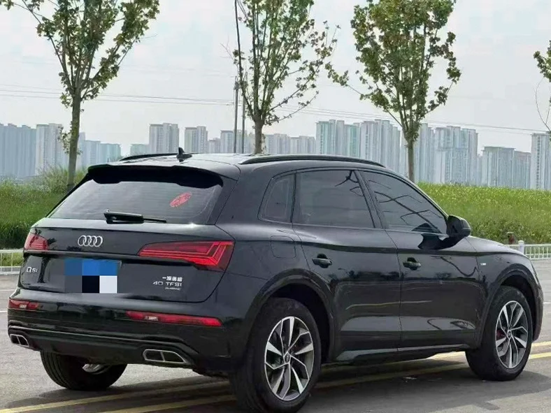 奥迪Q5 后面外观一