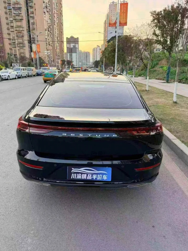 奔腾B70 后面外观三