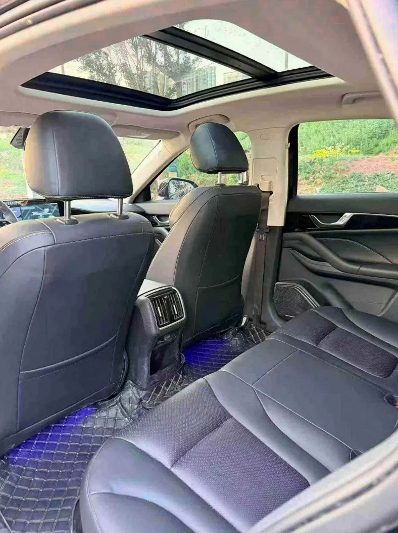 奔腾B70 内饰前排