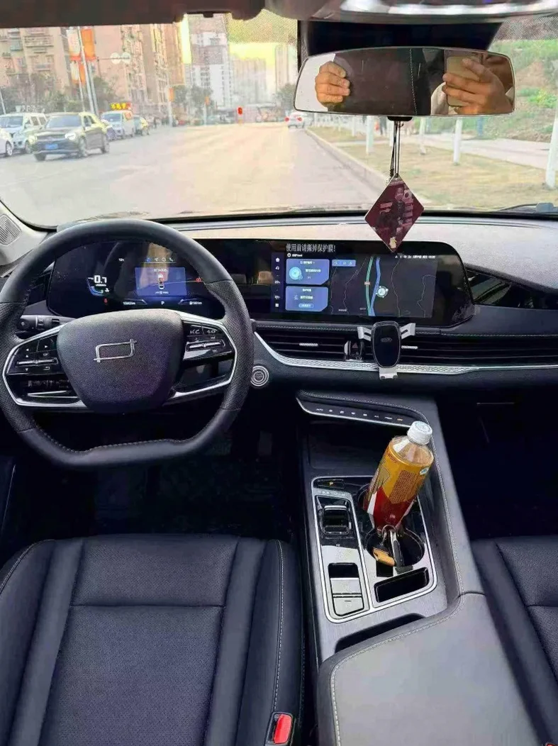 奔腾B70 内饰后排